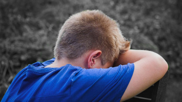 Bērns sev sit, kož, plēš matus. Padomi vecākiem