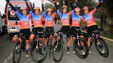 Karbonāri uzvar “Trofeo Ponente in Rosa” komandu braucienā
