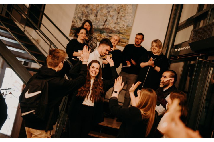 Ventspils Augstskolas studentes gūst uzvaru TechChill Students Challenge hakatonā