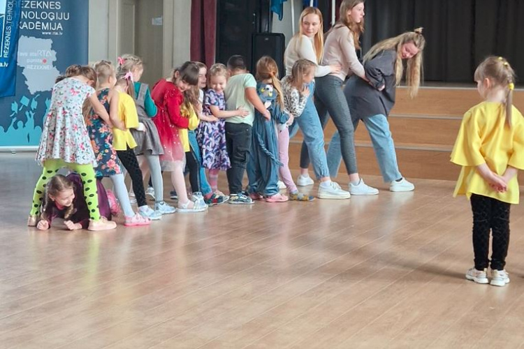 RTA notika pēcpusdiena "Celies un dari – tu vari!"