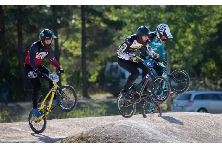 Ar jaunu nosaukumu šonedēļ Saldū startēs Latvijas BMX kauss