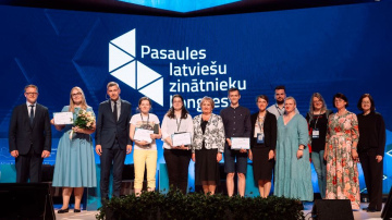 Ar krāšņām demonstrācijām un spraigām diskusijām aizvadīts V Pasaules latviešu zinātnieku kongress