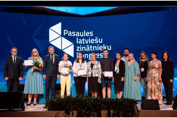 Ar krāšņām demonstrācijām un spraigām diskusijām aizvadīts V Pasaules latviešu zinātnieku kongress