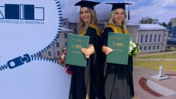 RTA studiju programmu “Finanses” absolvēja māsas – Inga Pazuha un Agnese Kotoviča
