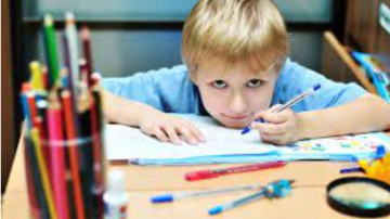 54% ģimeņu nākas uzkrāt vai aizņemties naudu bērnu sagatavošanai skolai
