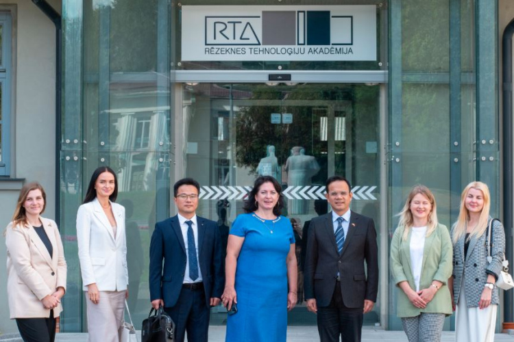 RTA apmeklēja Ķīnas Tautas Republikas vēstniecības Latvijā delegācija