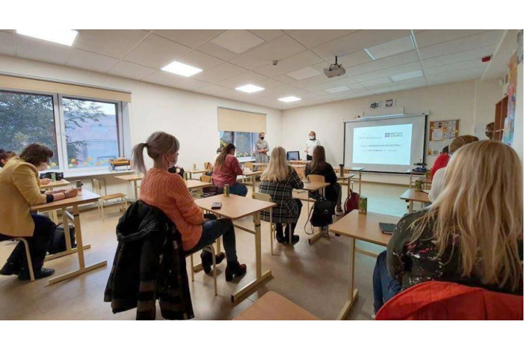 Mēness aptieka: skolēni, kuri apmeklēs tikai skolu – mazākumā