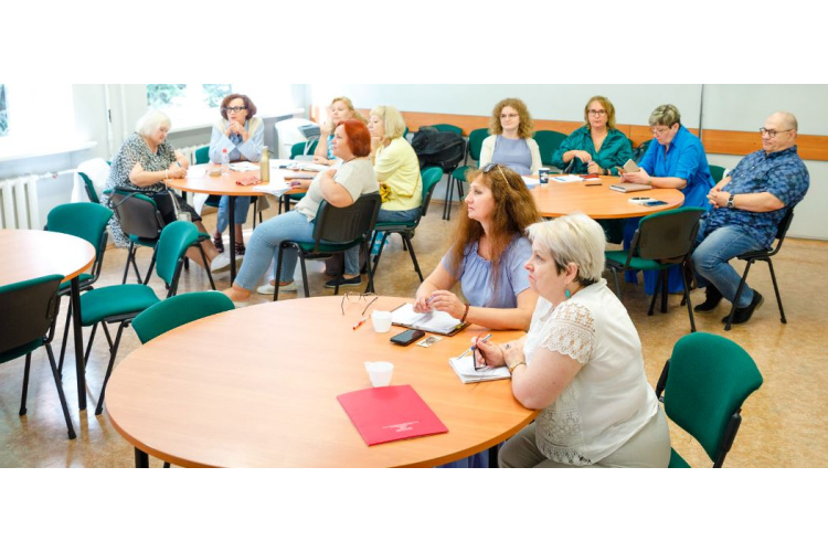 Rīgas mazākumtautību skolu pārstāvji Vasaras skolā gatavojas mācību pārejai uz latviešu valodu