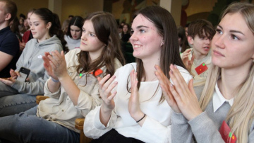 Banku augstskolas studenti studijas uzsāk ar biznesa simulāciju un tikšanos ar starptautiskā uzņēmuma “Roche” pārstāvjie