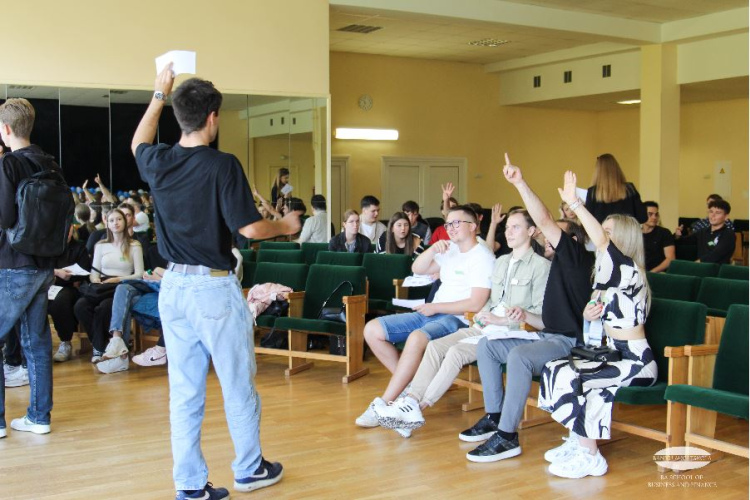 Biznesa simulācija palīdz studentiem apgūt dzīvei un uzņēmējdarbībai nepieciešamās kompetences