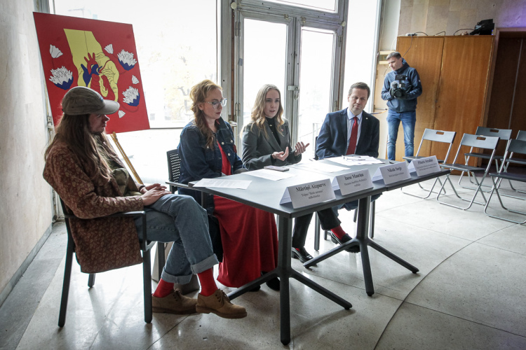 Vairāk nekā puse nāvju saistīta ar sirds un asinsvadu slimībām. Ar mākslas performanci aicina domāt par sirds veselību