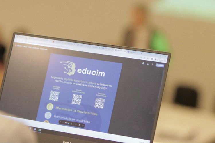 Latvijas partneru augstskolas studiju procesā izmēģina vairāk nekā 40 tiešsaistes kursus digitālo prasmju apguvei