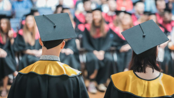 Latvijas Universitāti šovasar absolvējuši 2 222 jaunie speciālisti
