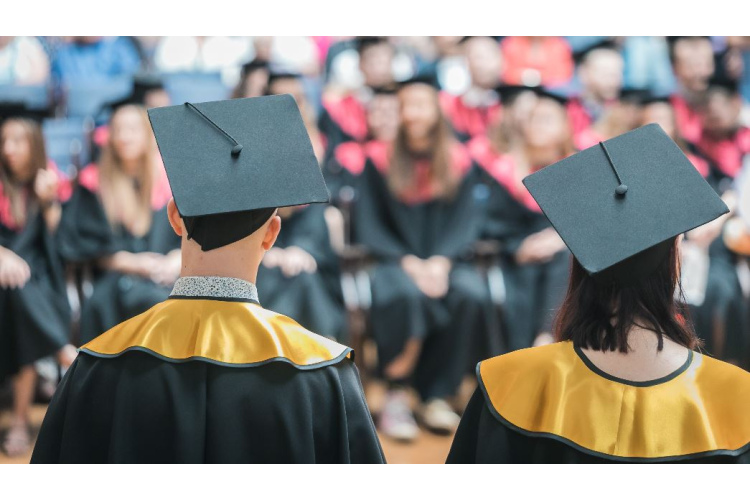 Latvijas Universitāti šovasar absolvējuši 2 222 jaunie speciālisti