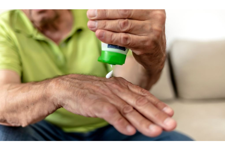 Farmaceita atbildes četriem šovasar biežāk uzdotajiem jautājumiem par ādas kopšanu