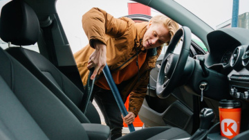 Lielā pavasara tīrīšana: kā sagatavot auto jaunajai sezonai