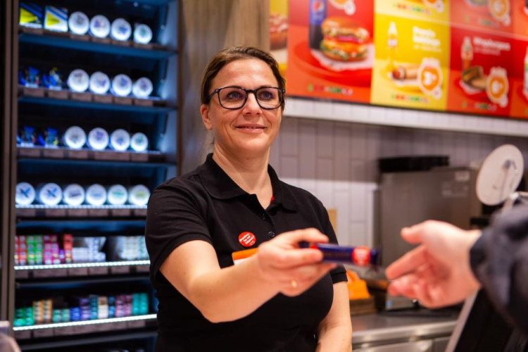 Aptauja: Gandrīz katrs trešais pārdevējs ikdienā saskaras ar aizskarošu attieksmi