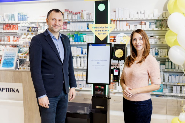 Pašapkalpošanās kases “Mēness aptiekās” – jauninājums farmaceitiskās aprūpes pieejamības paplašināšanai