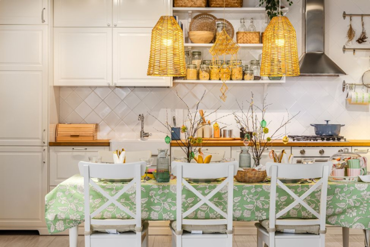 Pārdomāts Lieldienu galda klājums: skandināvisks minimālisms, pieklusināti pasteļtoņi un dabiski materiāli