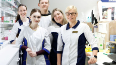 “Ēnu diena” iedvesmo nākamos farmaceitus “Mēness aptiekās” visā Latvijā