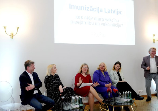 Latvijā vakcīnas ir pieejamas, bet sabiedrība joprojām nav pasargāta