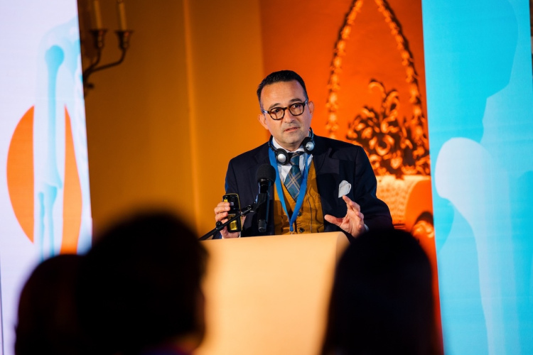 Latvijas veselības aprūpes plaisa: slēptās izmaksas, reālās sekas un praktiski risinājumi