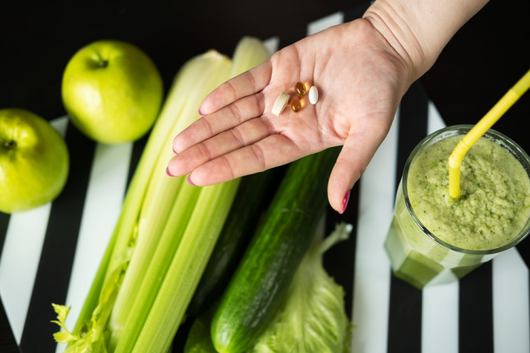 Multivitamīni – vērtīgs palīgs vai lieka pārdozēšanas risku deva?