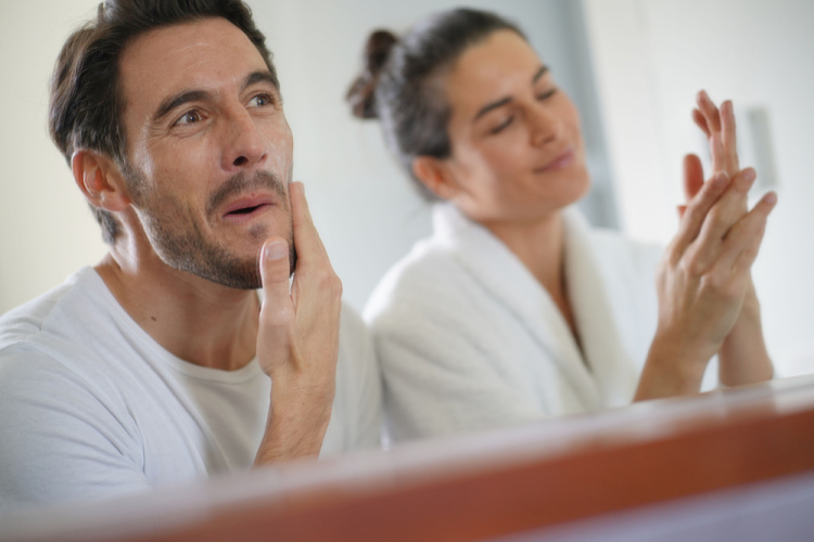 Retinols saulainajā sezonā – ieguvumi riski un droša lietošana