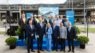 Investējot 20 miljonus eiro, "Recipe Plus" attīsta modernāko zāļu apgādes centru Baltijā