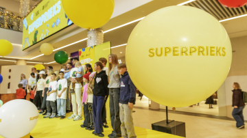 Rīgā atklās labdarības projekta “Superprieks” vides objektu “Superprieka pasaule”