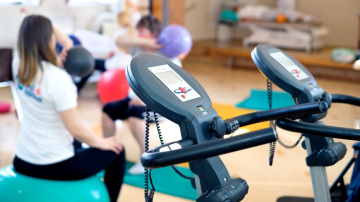 Kustība nav tikai sports: fizioterapeite skaidro, kā ikdienas aktivitātes sargā sirdi